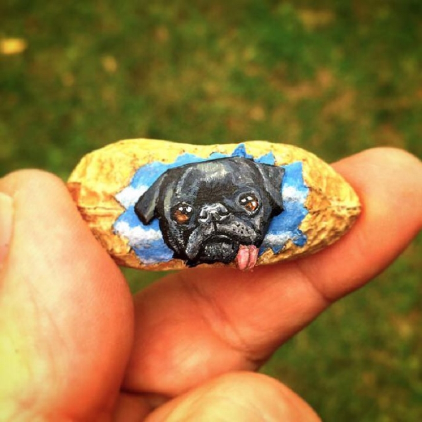 American creates ingenious figurines from peanuts