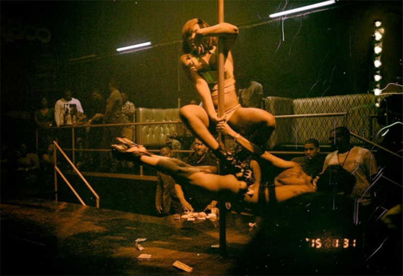 Amor joven: la cultura del striptease y el dancehall en Jamaica Amor joven: la cultura del striptease y el dancehall en Jamaica