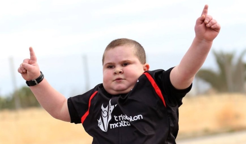 An 8-year-old boy is forced to exercise daily in order not to die An 8-year-old boy is forced to exercise daily in order not to die