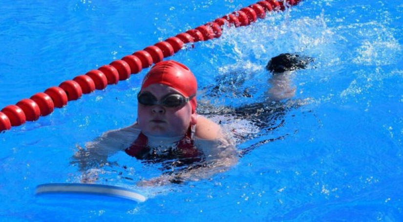 An 8-year-old boy is forced to exercise daily in order not to die An 8-year-old boy is forced to exercise daily in order not to die