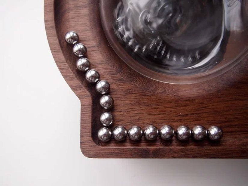 An alarm clock that wakes up with freshly brewed coffee is the dream of millions