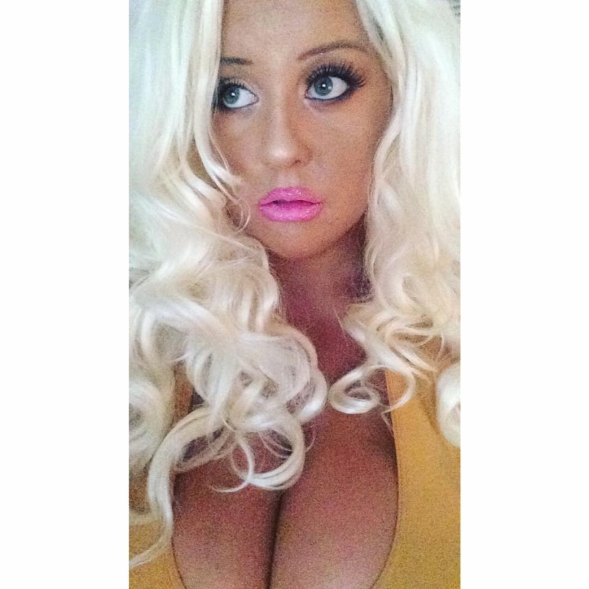 An American woman spends 20 thousand dollars a year to be like a Barbie doll