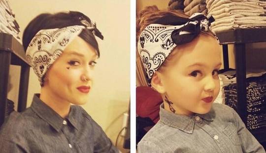 An apple from an apple tree - charming mothers and their daughters