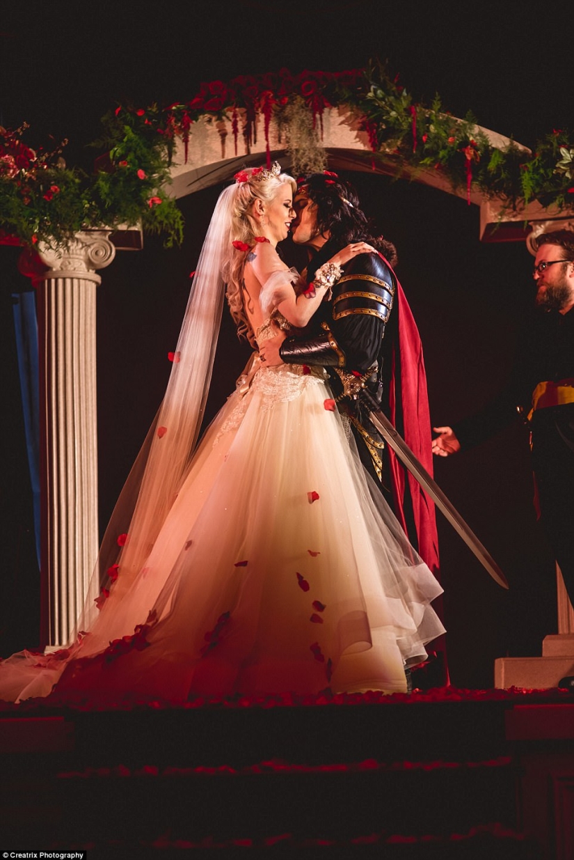 And death will not separate: a couple obsessed with vampires arranged a wedding for 120 thousand dollars And death will not separate: a couple obsessed with vampires arranged a wedding for 120 thousand dollars