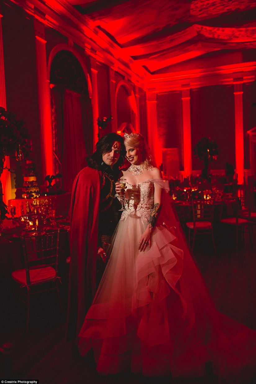 And death will not separate: a couple obsessed with vampires arranged a wedding for 120 thousand dollars And death will not separate: a couple obsessed with vampires arranged a wedding for 120 thousand dollars