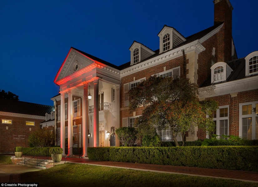 And death will not separate: a couple obsessed with vampires arranged a wedding for 120 thousand dollars And death will not separate: a couple obsessed with vampires arranged a wedding for 120 thousand dollars