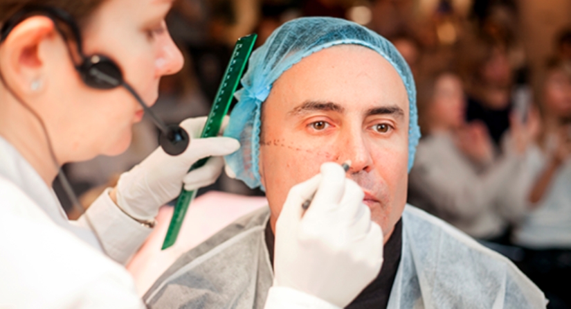 Angelina Jolie's cheekbones: what men look like before and after "beauty shots"