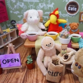 Another Japanese madness: cafe for plush toys