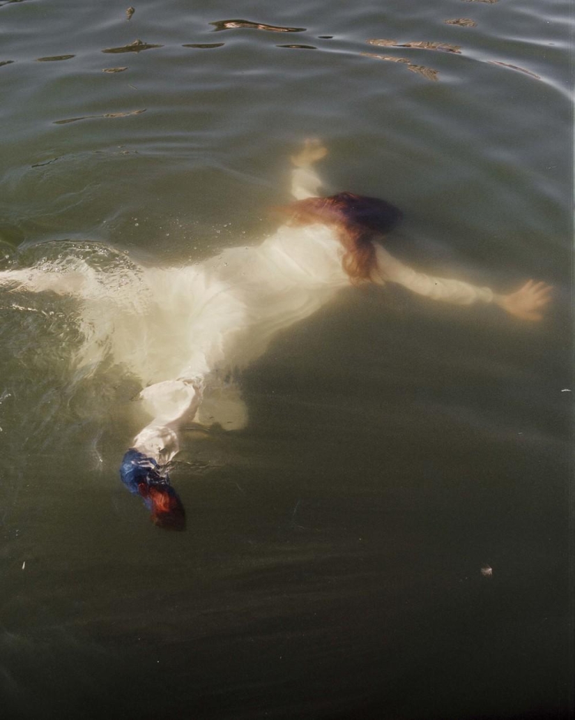 Anti-fashion: fashion photo shoot on the contrary Anti-fashion: fashion photo shoot on the contrary