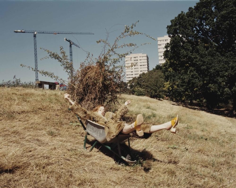 Anti-fashion: fashion photo shoot on the contrary Anti-fashion: fashion photo shoot on the contrary