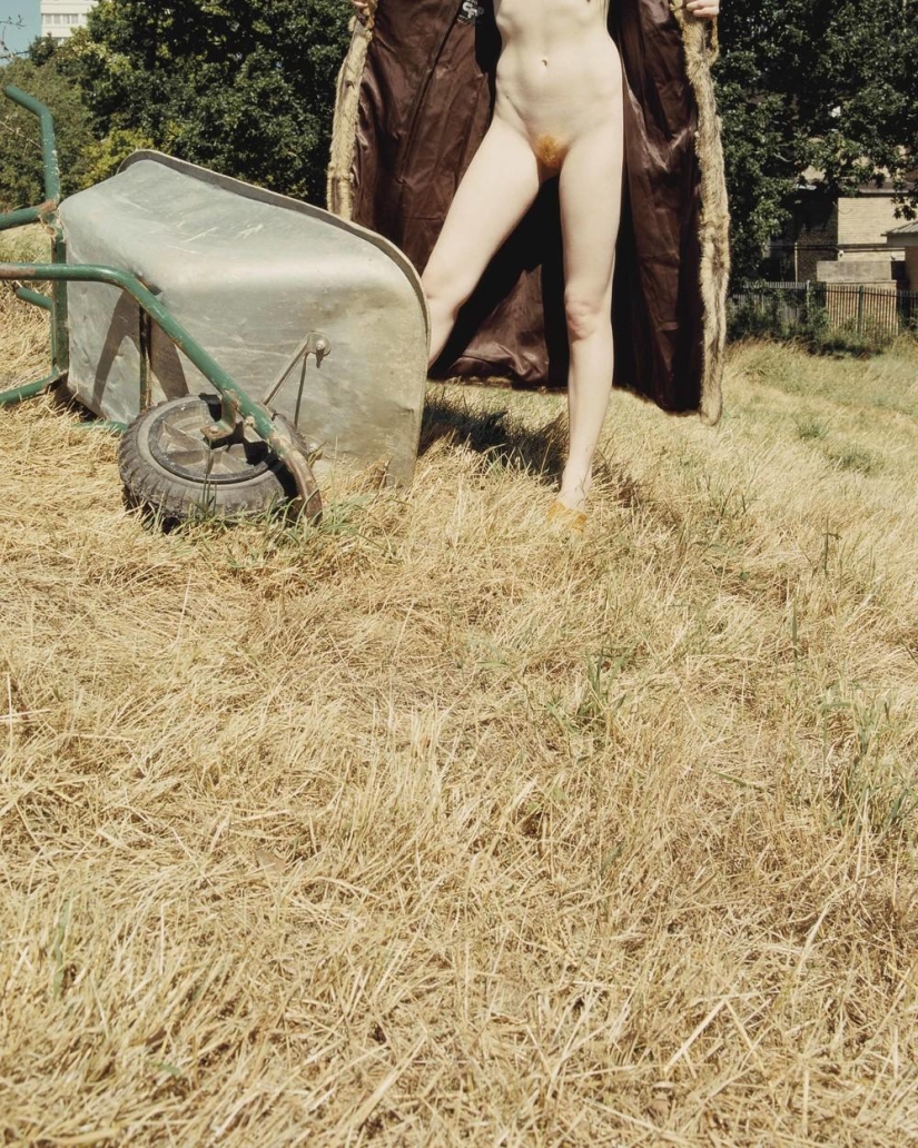 Anti-fashion: fashion photo shoot on the contrary Anti-fashion: fashion photo shoot on the contrary