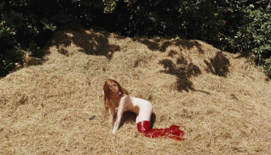 Anti-moda: sesión de fotos de moda por el contrario