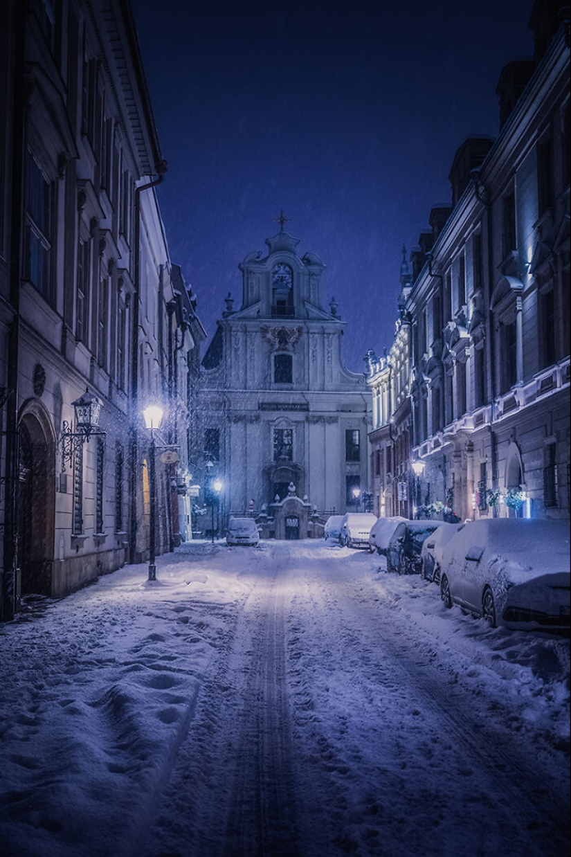 Aquí hay un vistazo a un viaje nevado a lo largo de la ciudad medieval de Cracovia, capturado con la lente de mi cámara