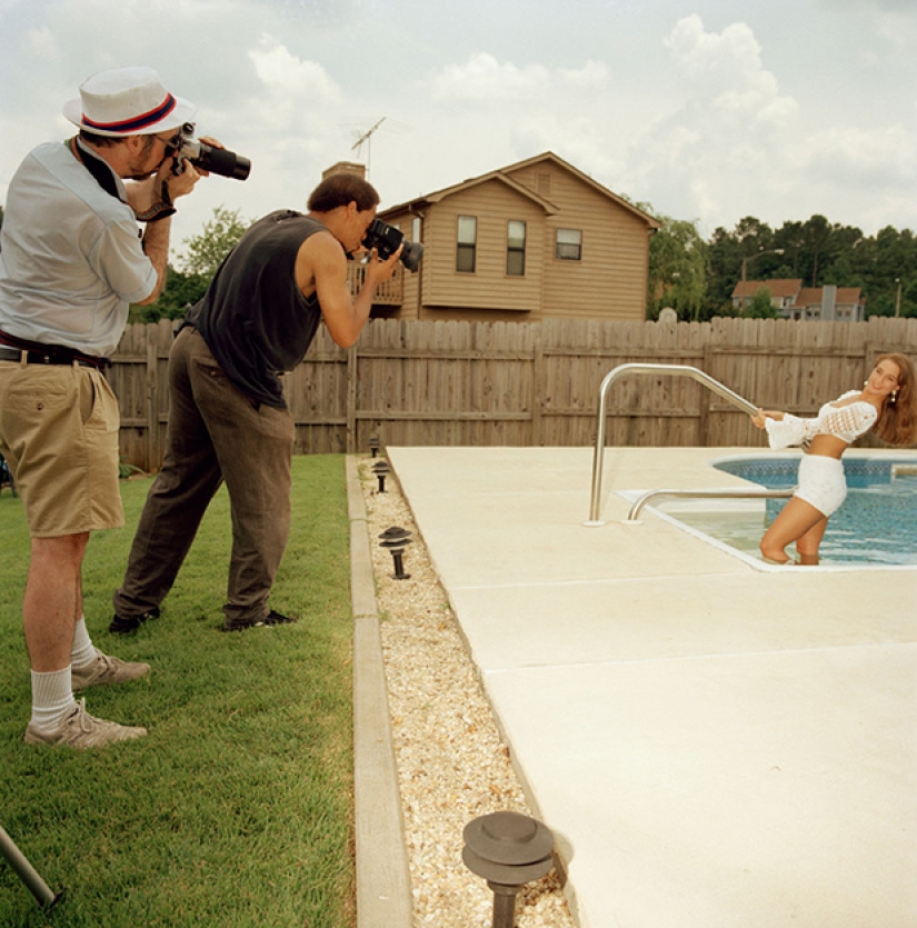 "Are you really a producer?": how do they lure girls to shoot naked