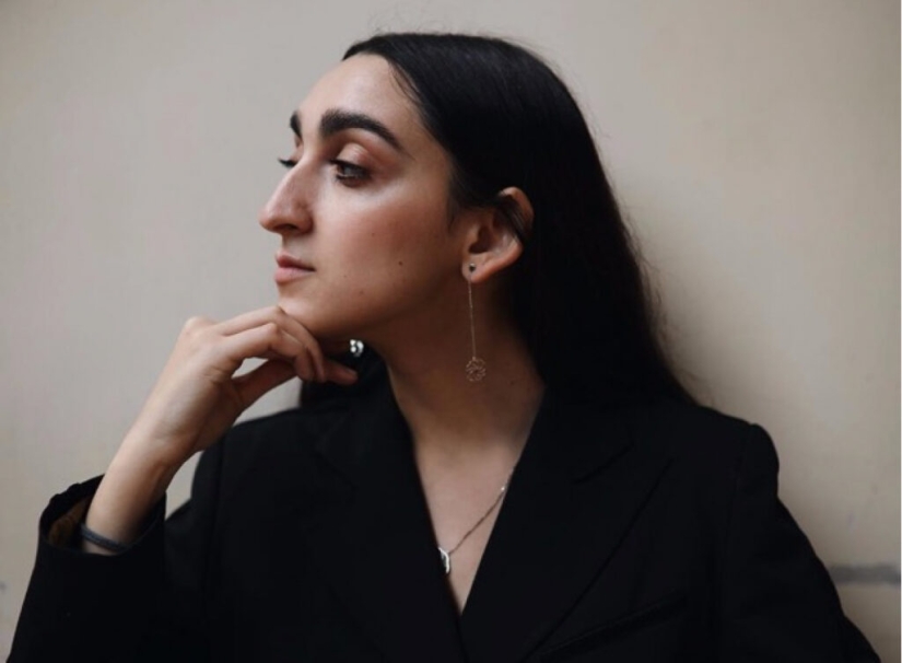 Armine Harutyunyan: why people love and hate a popular model from Armenia