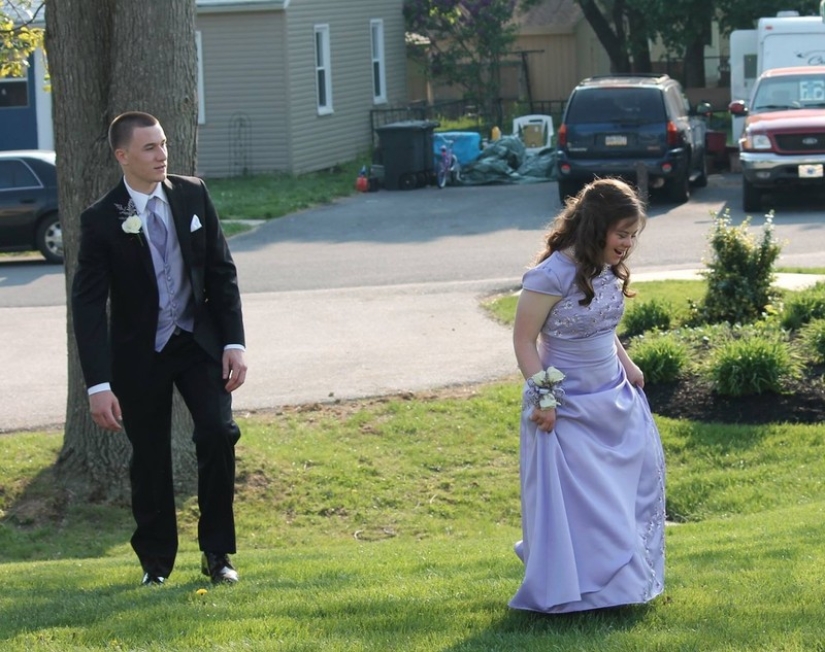 As a child, he made a promise to a girl with Down syndrome. And 7 years later he kept it! As a child, he made a promise to a girl with Down syndrome. And 7 years later he kept it!