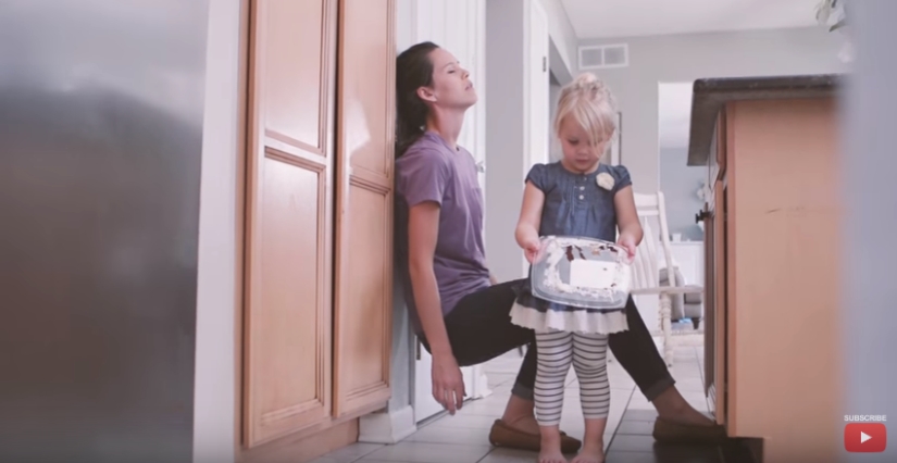 "As usual" and "magically": the same day through the eyes of mother and child "As usual" and "magically": the same day through the eyes of mother and child