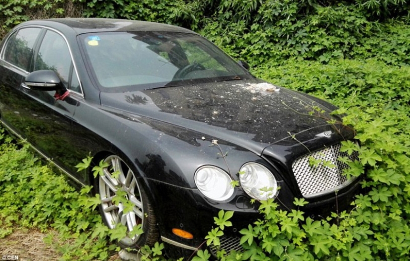 At the Chinese cemetery of luxury cars At the Chinese cemetery of luxury cars