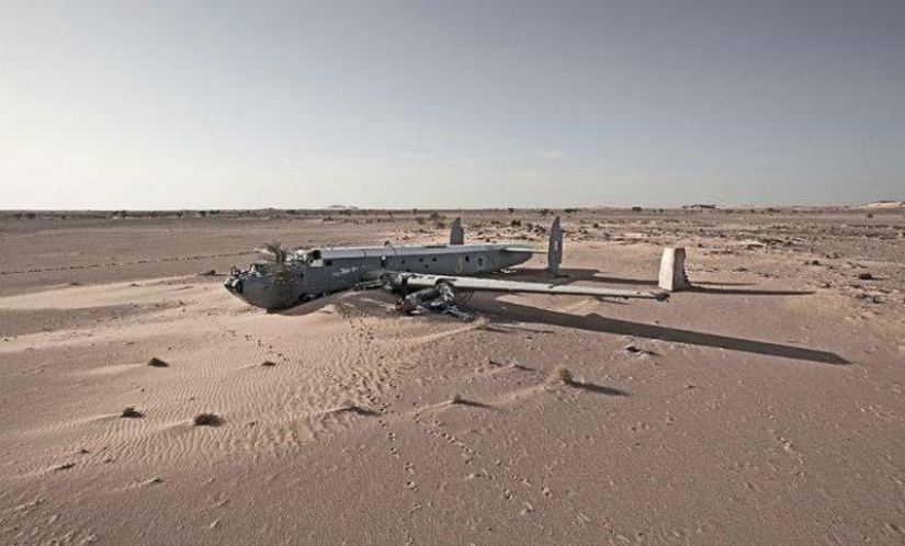 Avión se estrella con final feliz