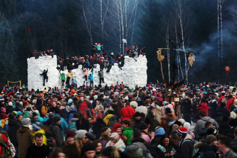 "Bakshevskaya Maslitsa" en un claro secreto en la región de Moscú