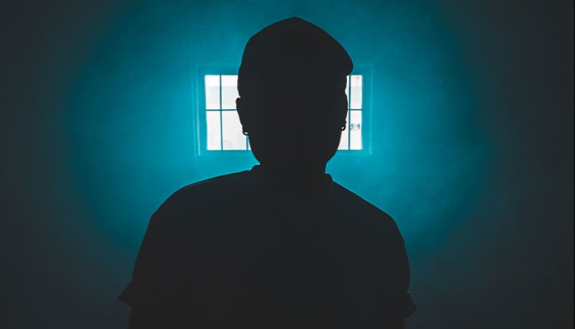 Banksy Fans Stunned As Artist “Confirms” Name In Resurfaced Interview