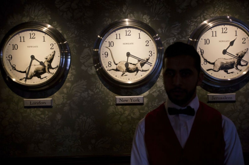 Banksy opened a hotel with the "worst view in the world" — the wall between Israel and Palestine Banksy opened a hotel with the "worst view in the world" — the wall between Israel and Palestine