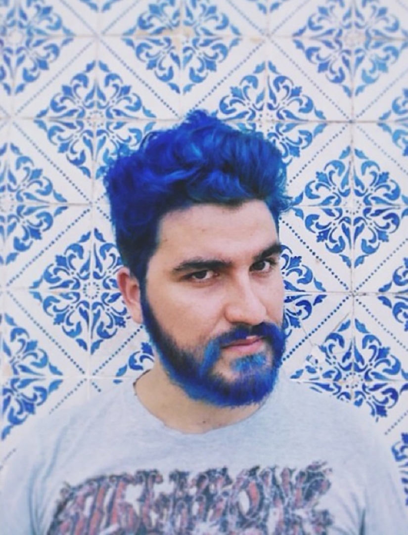 Barba azul: las sirenas macho se tiñen la barba de diferentes colores Barba azul: las sirenas macho se tiñen la barba de diferentes colores