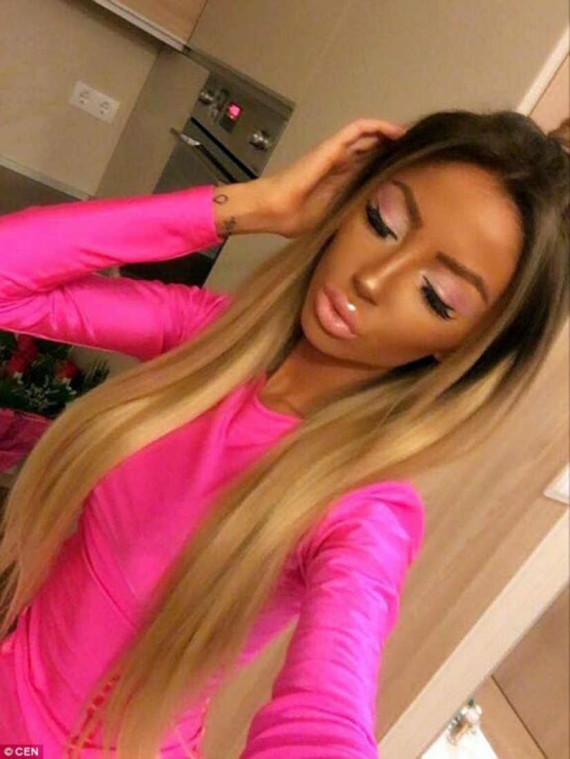 Barbies búlgaras y Ken juran que son todas naturales Barbies búlgaras y Ken juran que son todas naturales