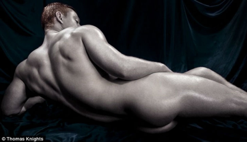 Beautiful, famous, redheads and naked posing for a unique photo shoot Beautiful, famous, redheads and naked posing for a unique photo shoot