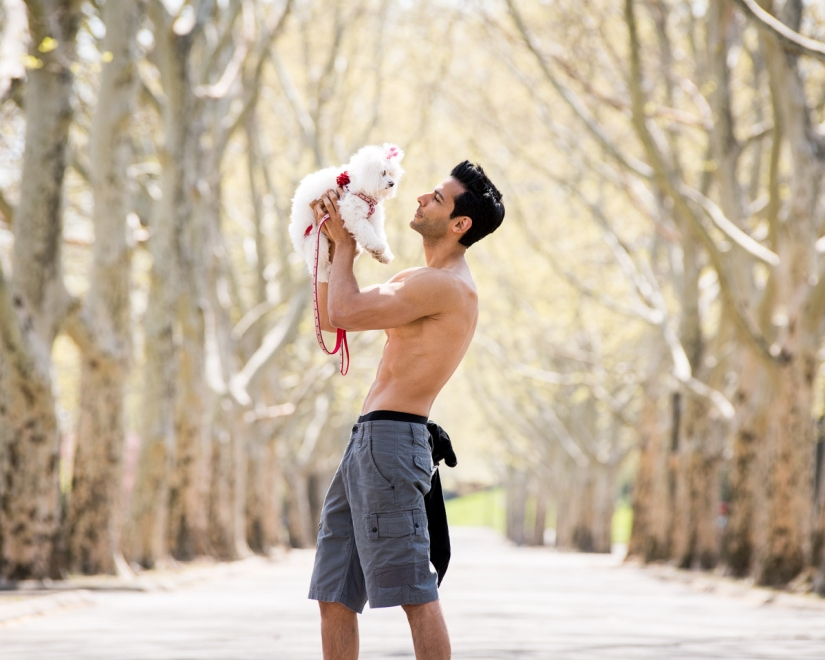 Beautiful men and the animals they saved. The sweetness is extraordinary! Beautiful men and the animals they saved. The sweetness is extraordinary!