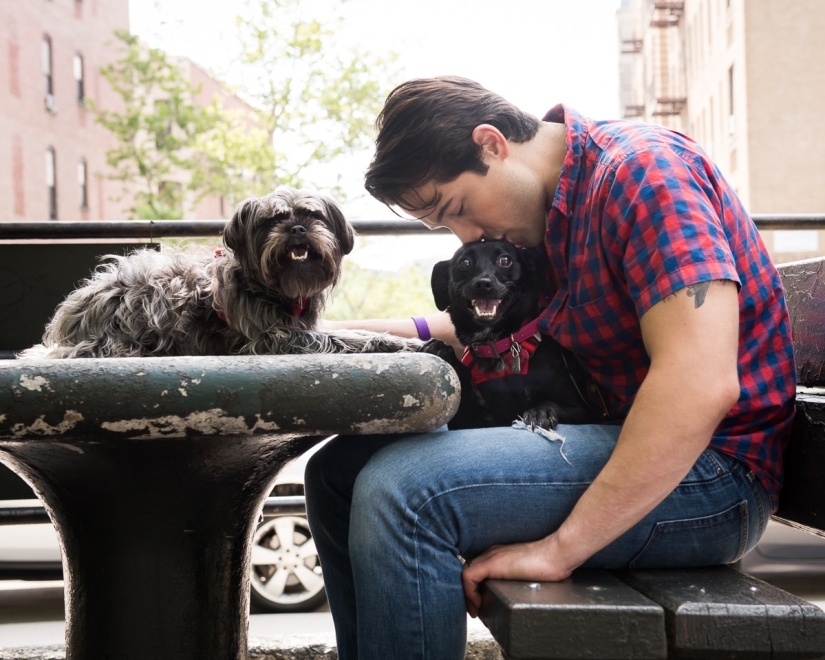 Beautiful men and the animals they saved. The sweetness is extraordinary! Beautiful men and the animals they saved. The sweetness is extraordinary!