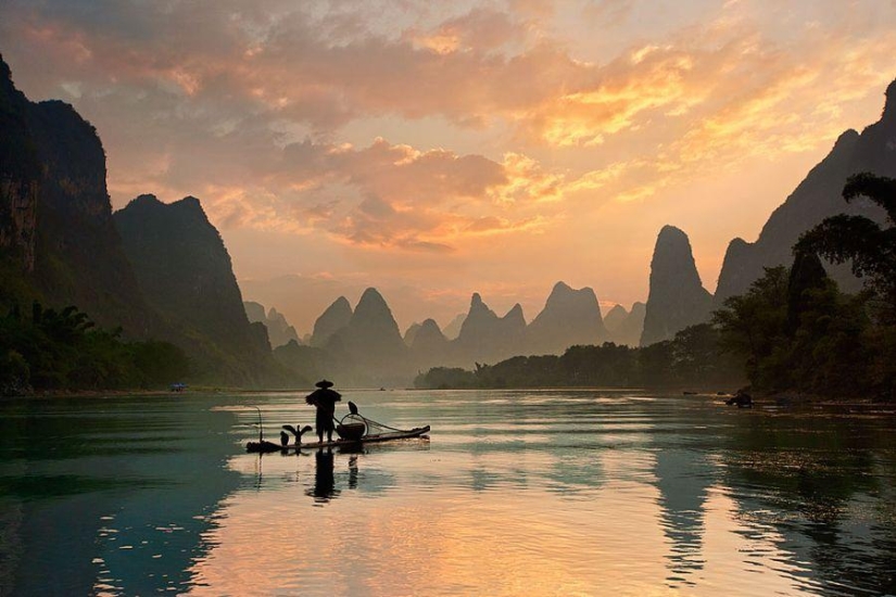 Beautiful scenery of the Chinese river of poets and artists Beautiful scenery of the Chinese river of poets and artists