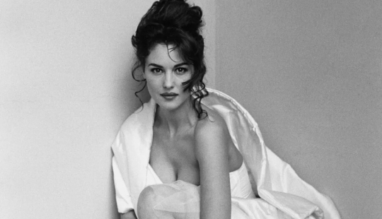 Beauty beyond the boundaries of time: naughty photos of young Monica Bellucci