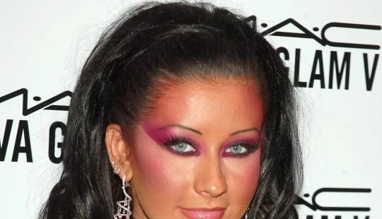 Beauty is a terrible force. A selection of the most ridiculous celebrity makeup