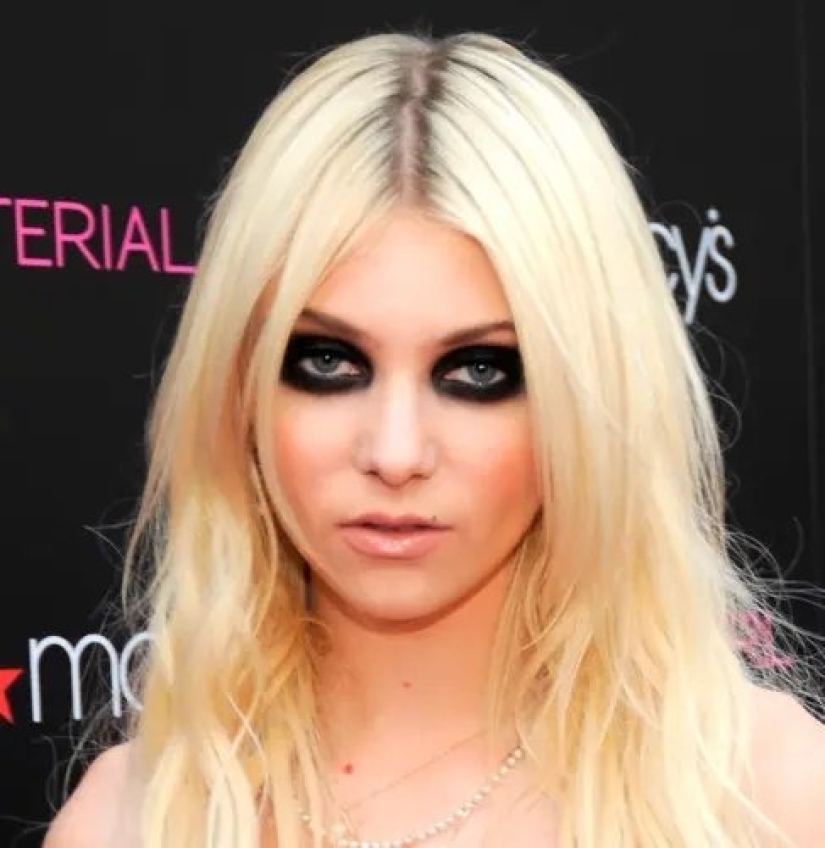 Beauty is a terrible force. A selection of the most ridiculous celebrity makeup