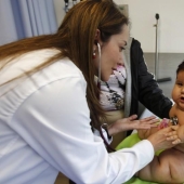 Bebe obeso de 8 meses es arrebatado a sus padres