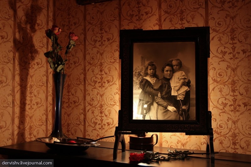 Behemoth, Annushka and other inhabitants of the "bad apartment"