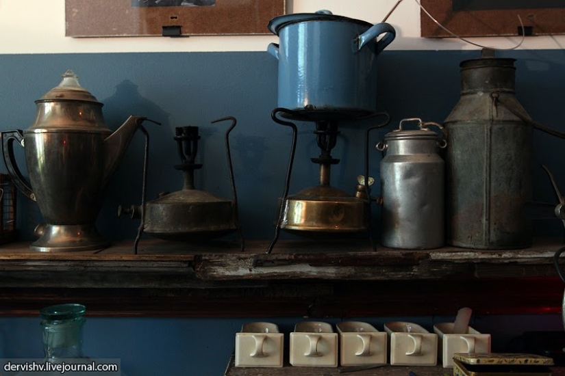 Behemoth, Annushka y otros habitantes del "apartamento malo"