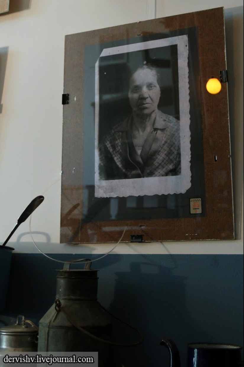 Behemoth, Annushka y otros habitantes del "apartamento malo"