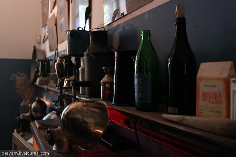 Behemoth, Annushka y otros habitantes del "apartamento malo"