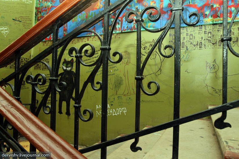 Behemoth, Annushka y otros habitantes del "apartamento malo"