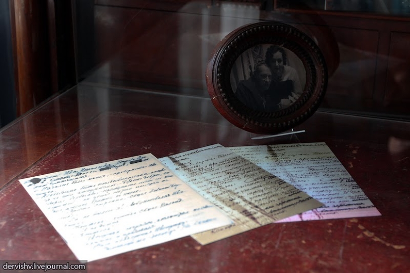 Behemoth, Annushka y otros habitantes del "apartamento malo"