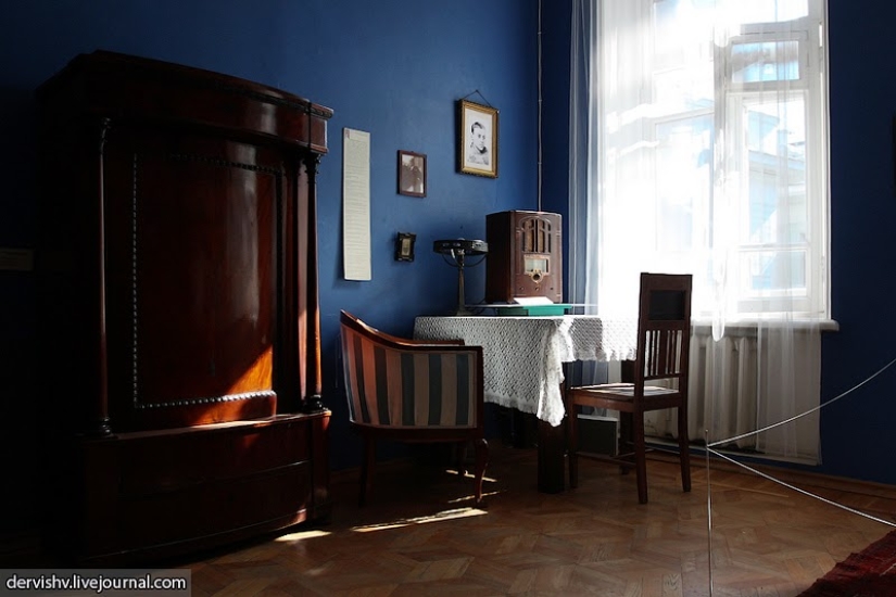 Behemoth, Annushka y otros habitantes del "apartamento malo"