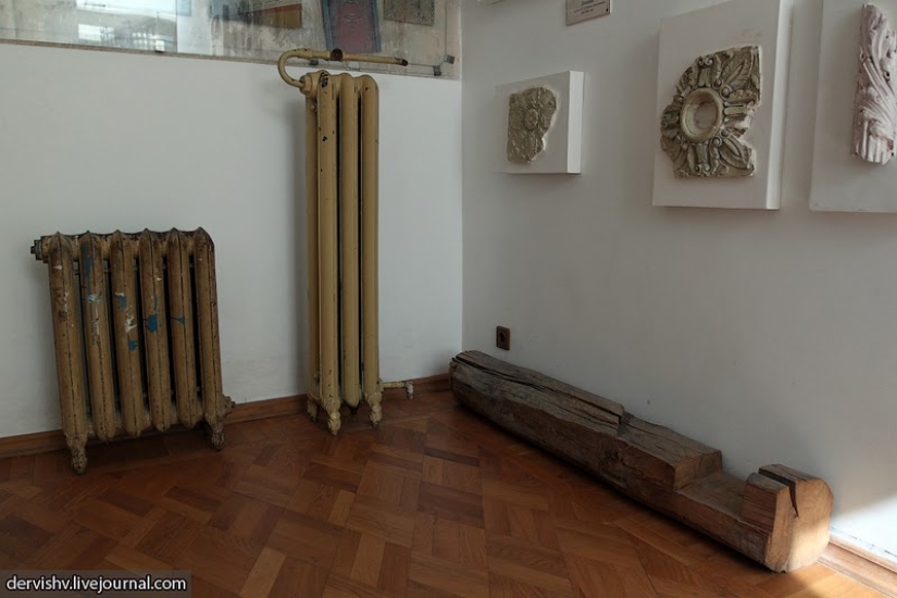 Behemoth, Annushka y otros habitantes del "apartamento malo"