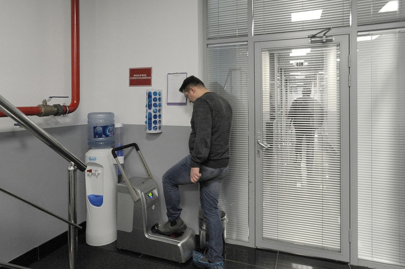 Behind seven locks: How a hosting and cloud services provider works