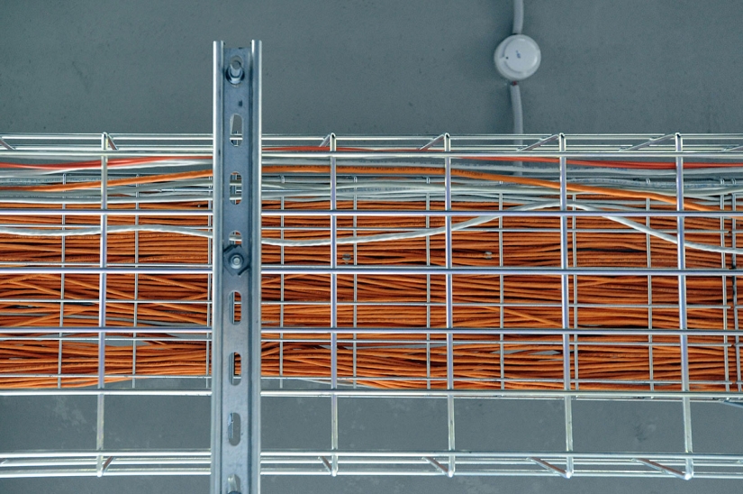 Behind seven locks: How a hosting and cloud services provider works