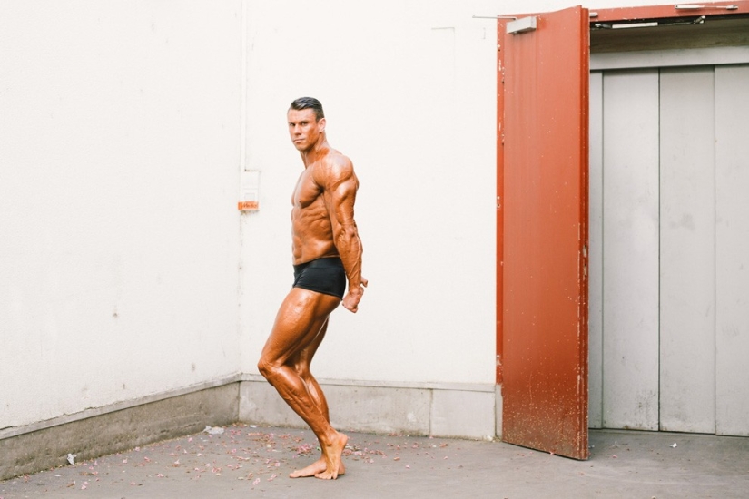 Behind the scenes of big bodybuilding