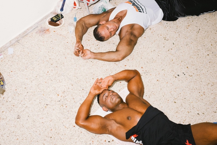 Behind the scenes of big bodybuilding