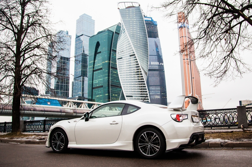 Behind-the-scenes requirements of famous musicians