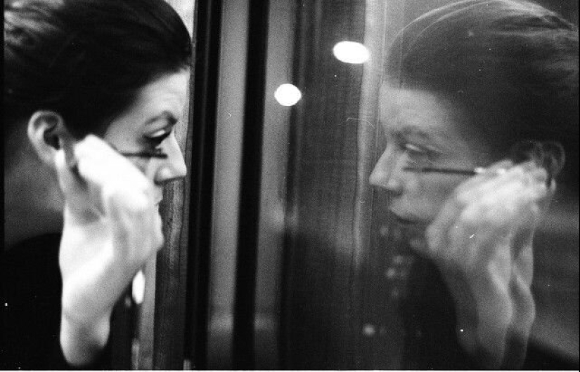 Belgian photographer Lara Gasparatto: getting to the bottom of things and events